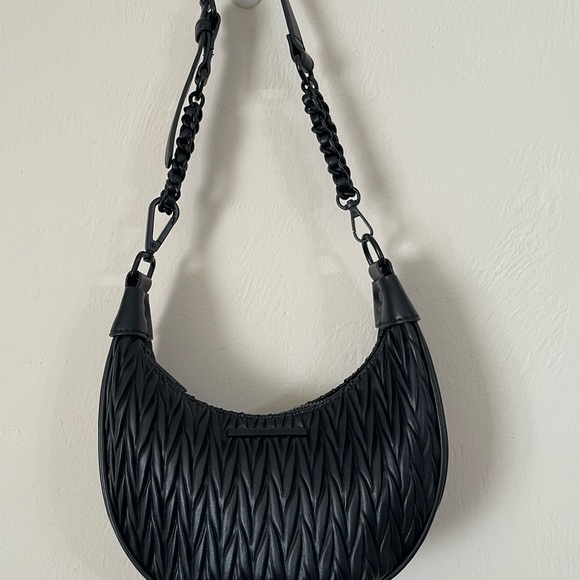 Aldo Black Woven Mini Bag with Adjustable Shoulder Strap - Picture 2 of 9